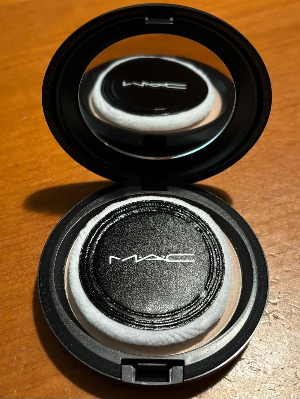 MAC Blot Powder/Pressed Medium